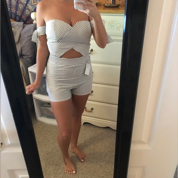Off shoulder romper - Picture 1 of 2